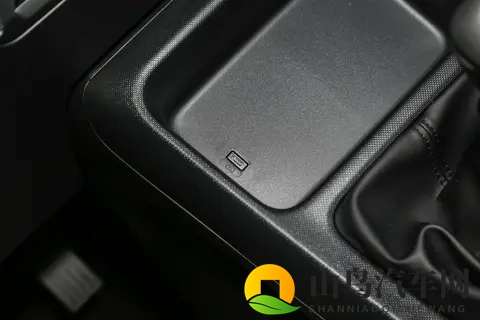 10万级MPV星光730，七座还带电动侧滑门!-1