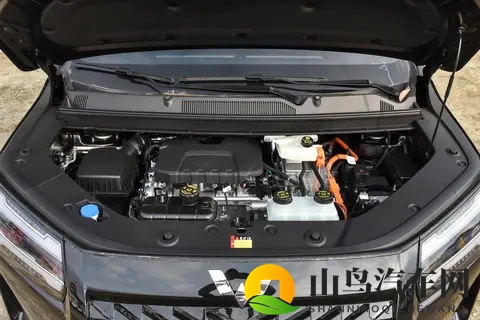 五菱星光 730 实测体验：10 万级家用 MPV 的实用之选-1