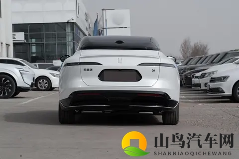 班花上课自慰被老师摸湿：比亚迪e5纯电动轿车：绿色出行新潮流引领者-2