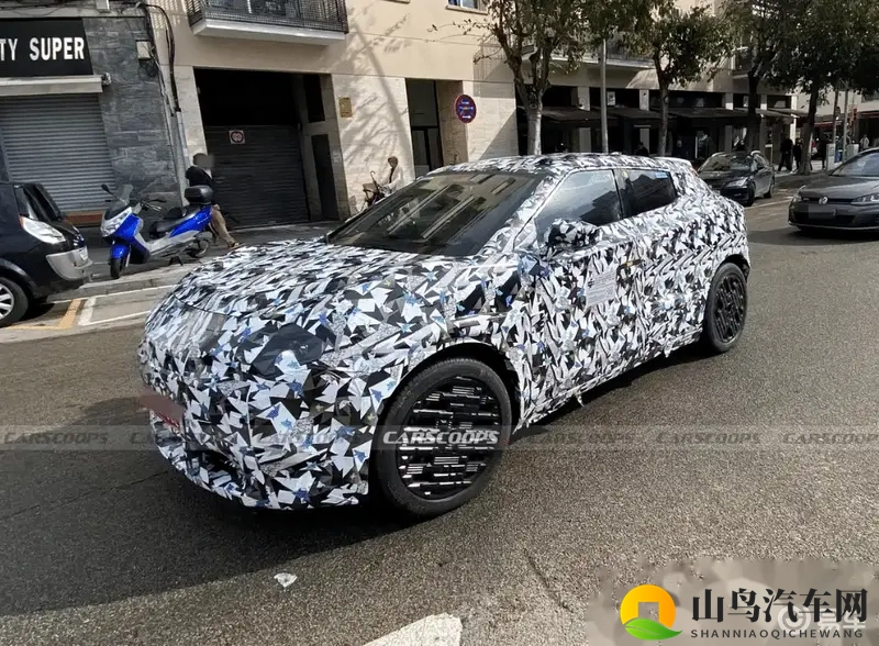 新日产JUKE谍照曝光，网友：造型独特，个性十足-1