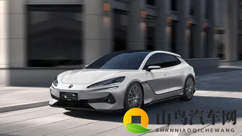 好大公 快用力日 日深点：XX豪华SUV：动力革新，豪华新标杆-3