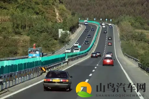 上了高速，才明白小排量和大排量的差距：不是动力而是油耗！-1