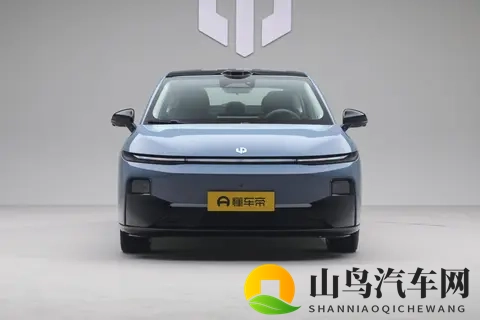 售价898万起+2735mm轴距，高配车型还配激光雷达，零跑B01香吗？-2