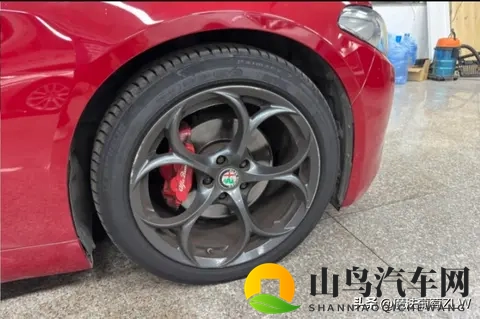 比3系能打，却被说不如BBA？这台意式轿跑凭啥让人为它争破头-3