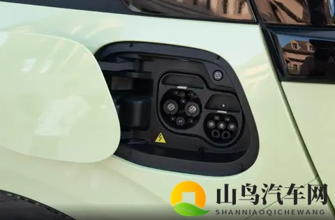 男同网站：智能汽车新风向：个性化定制与网联化未来-3