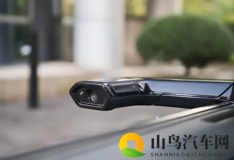 阿维塔12 2026款：配置实打实升级，用车体验有提升-3