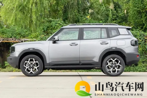 不到15万，方盒子新卷王，配三电机真四驱，续航147km，香吗？-1