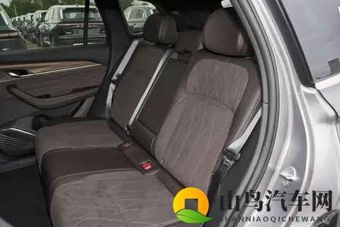 吉利星越 L 三大优势深度解析:燃油 SUV 的实用派标杆-1