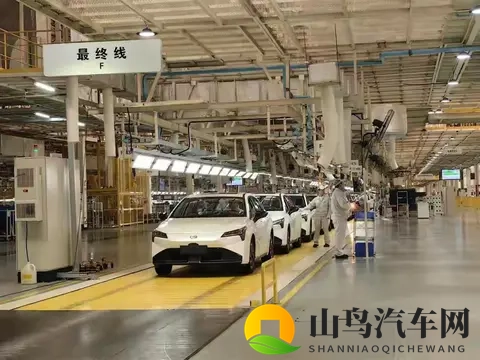 京东第一辆车,价格定了-454万元。109日起即可预约订购了。-1