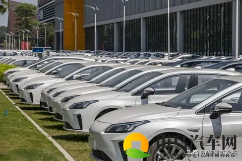 新能源车保费狂涨，开得少也逃不掉？背后真相扎心了-3