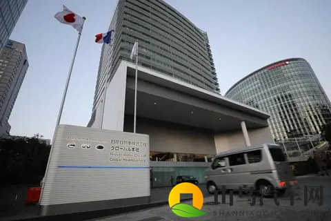 半年巨亏百亿元！国际巨头宣布：出售总部大楼-1