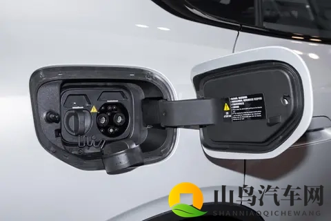 全系标配激光雷达＋磁流变悬架，1399万起预售，深蓝L06怎么样？-1