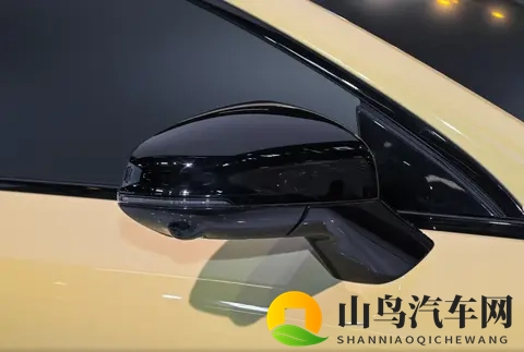 续航605公里!零跑Lafa5五款配置对比,差价8000元,推荐买Pro版-2