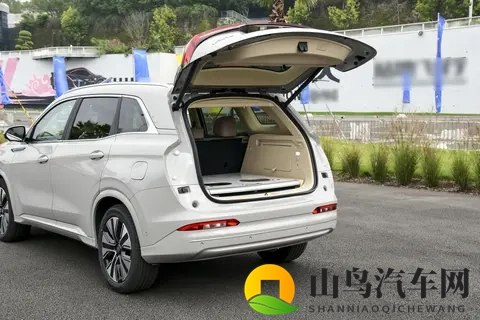 预售1398万，超长续航+四驱，带你看第三代蓝电E5 PLUS-1