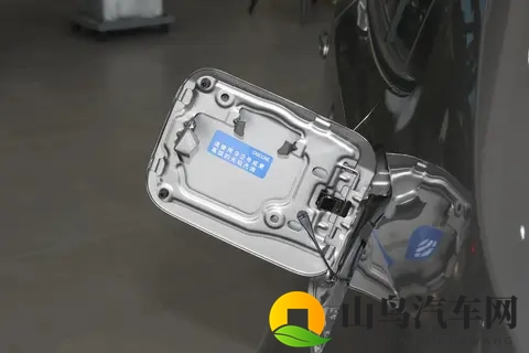 选车丨要外观时尚油耗低，卡罗拉是较好选择吗？全方面试驾评测！-3