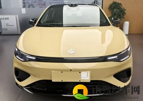 开始玩操控了,零跑lafa5钢炮车型,218马力电机会有乐趣?-3