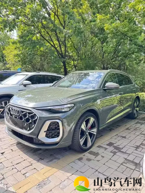 全新奥迪Q5L实车现身，配华为智驾+五代EA888发动机，会畅销吗？-3