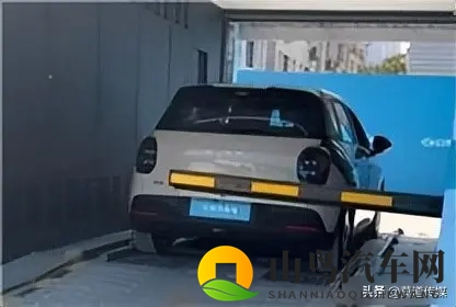 刘强东杀疯了！499万卖车碾压雷军比亚迪 背后藏着十年赌局-1