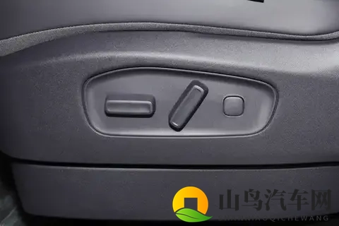 家用六座车选MPV还是SUV？亲测零跑C16，这才是适合的选择-1