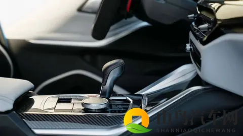 宝马M3旅行车正式上市，94,39万元起，稀罕物属性拉满-1