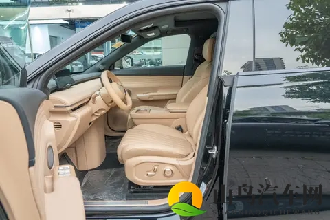 18 万级的预算，能拿下豪华 SUV？星纪元 ET 真没开玩笑！​-3