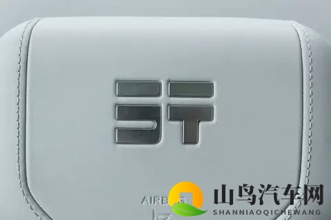 捷途纵横家G700:陆地上的速度与激情,水域中的无畏探险家-1