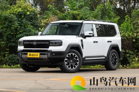 卷疯了！3299 万起的 “方盒子”，竟有劳斯莱斯音响 + 华为 ADS40-2