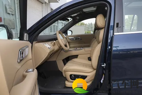 深蓝S09 才2399万！大六座SUV，续航1200公里，带冰箱，真香-3