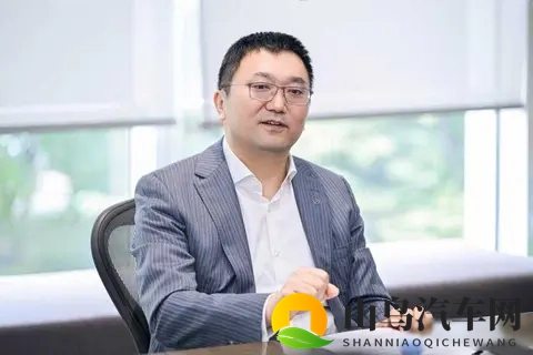 奔驰朋友圈全变红 百年老厂赌上未来？纯电CLA安全真能打？-2