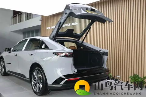 降价 2 万还后驱?新款马自达 EZ-6 上市-2