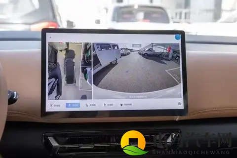 10万级家用MPV新选择！7座大空间+电滑门，家用太香了-3