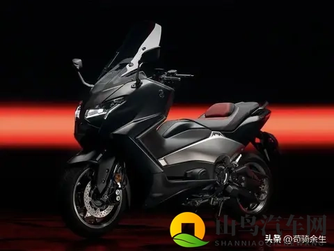 25年经典不改动力!TMAX纪念版靠红椅黑标吸睛,仅售一年争议大?-2