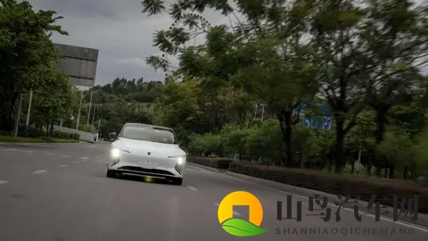 担心电车电池不耐用？星海S7 800V碳化硅超充版8年质保-3