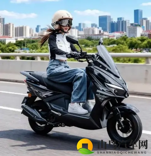 嘉陵巧嘉125：入门级代步踏板，兼顾实用与安全-2