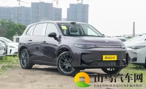 小米YU7杀疯了!2025年10月SUV销量爆大冷,特斯拉Model Y跌出前十-1