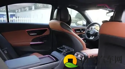 奔驰C260L驾驶体验：于细节处品味豪华质感-1