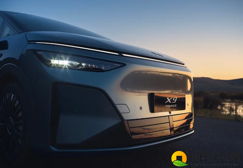 小鹏X9增程版开启预售，452km续航+5C超充-1