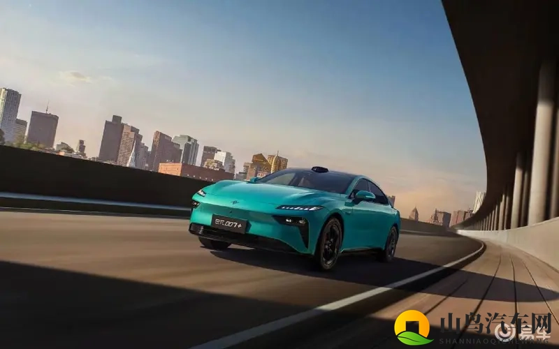 半价小米奕派007,瞄准年轻人首台炫酷四驱轿跑梦-1