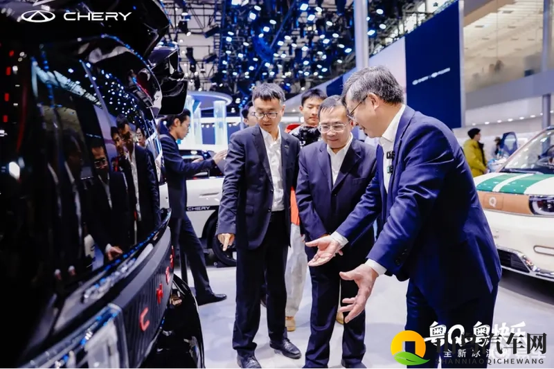 全新QQ3与全新冰淇淋亮相广州车展-1