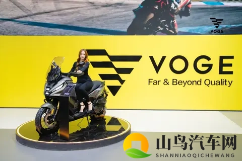 ysl蜜桃色黄：YSL唇膏色号惊艳呈现，蜜桃色调黄润迷人-3