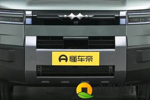 科技大空间SUV，方程豹钛7，让全家出行更舒适与安心-1