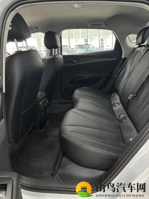 26款海豹06DM-i到店,配海域白配色+海盐灰内饰,续航128km+怀挡-3