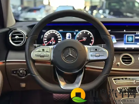 236万！20款奔驰E300L，优雅依旧，商务人士之选？-2