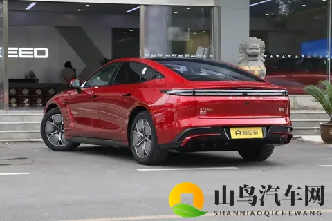 15万级买C级车,续航1645km,这台国产新能源车可以看看-3