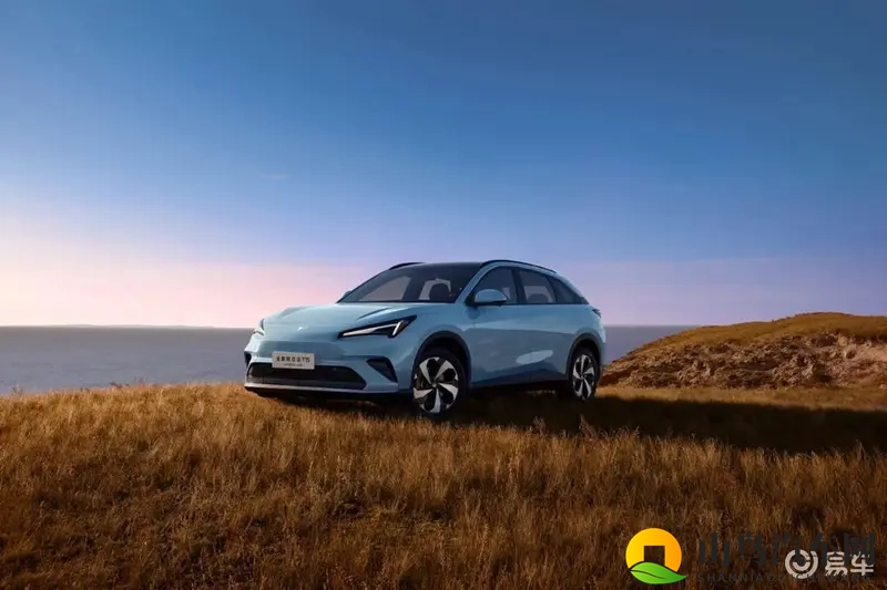 纯电+增程，10.98万元起的极狐全新阿尔法T5配置拉满-1