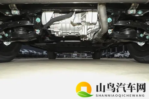 比理想L系列更大气，比坦克300更舒适，方程豹钛7确实有点东西-2