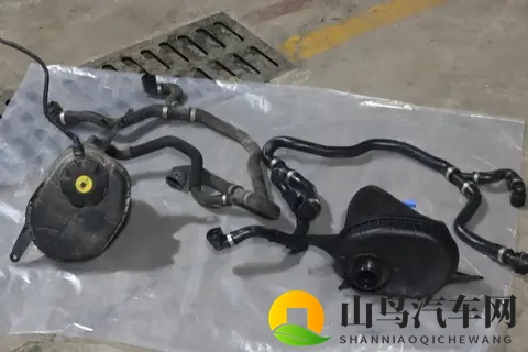 买了辆“经典神车”2011年旅行版宝马530i，大哥笑着翻新留着开！-2