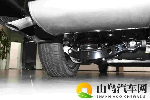 北汽锐胜M8上市，商用MPV变家用神器，空间革命悄悄开始了-2