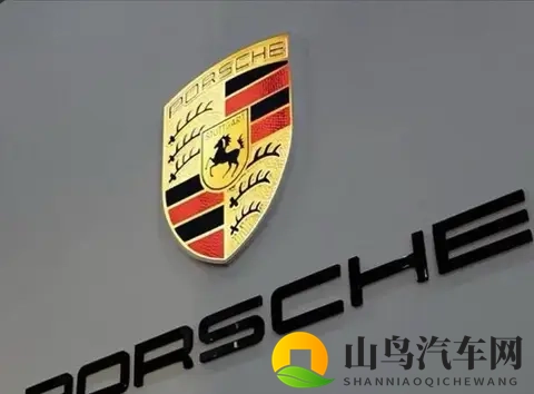 从神坛跌落！保时捷中国销量腰斩，豪华车不香了？-1