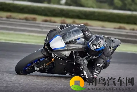 2025年仿赛摩托车年度榜单：杜卡迪V4 R狂揽221马力称霸！-2